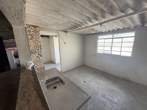 Loja na Deusdedith Salgado ao lado da Dubambu disponível para locação em Juiz de Fora/MG. 📍 Souza e Albano Serviços Imobiliários 
📞 (32) 99829-7059 
🧾 CNPJ: 53.373.878/0001-39