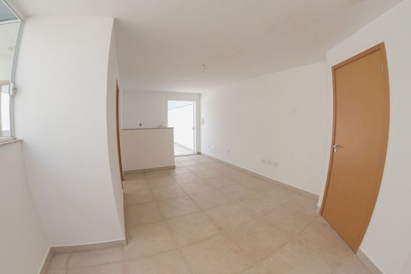 Cobertura à venda com 3 quartos (2 suítes) no Estrela Sul – R$ 839.000
📍 Rua Luz Interior, 160 – Estrela Sul – Juiz de Fora/MG
Souza e Albano Serviços Imobiliários
📞 (32) 99829-7059 | CNPJ: 53.373.878/0001-39