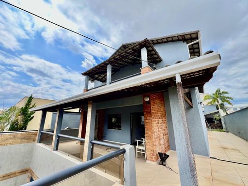 Casa de alto padrão à venda com 5 quartos no Condomínio São Lucas – R$ 1.030.000
📍 Rua Wolfgang Amadeus Mozart (Lot. São Lucas I), São Pedro – Juiz de Fora/MG
Souza e Albano Serviços Imobiliários
📞 (32) 99829-7059 | CNPJ: 53.373.878/0001-39