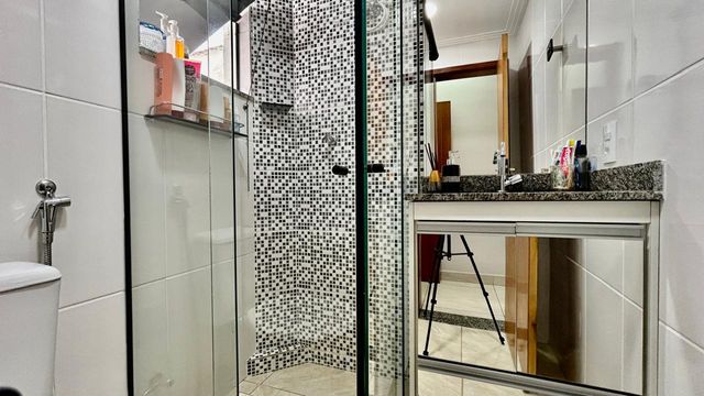 📸 DESCRIÇÃO PARA IMAGEM (inserir nas fotos do imóvel na plataforma Praedium):
Apartamento Garden à venda com 2 quartos no Vivendas da Serra – R$ 350.000
📍 Rua Domingos Tavares de Souza, 244 – Ap 102 – Vivendas da Serra – Juiz de Fora/MG
Souza e Albano Serviços Imobiliários
📞 (32) 99829-7059 | CNPJ: 53.373.878/0001-39
