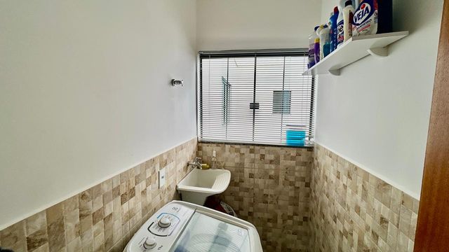 📸 DESCRIÇÃO PARA IMAGEM (inserir nas fotos do imóvel na plataforma Praedium):
Apartamento Garden à venda com 2 quartos no Vivendas da Serra – R$ 350.000
📍 Rua Domingos Tavares de Souza, 244 – Ap 102 – Vivendas da Serra – Juiz de Fora/MG
Souza e Albano Serviços Imobiliários
📞 (32) 99829-7059 | CNPJ: 53.373.878/0001-39