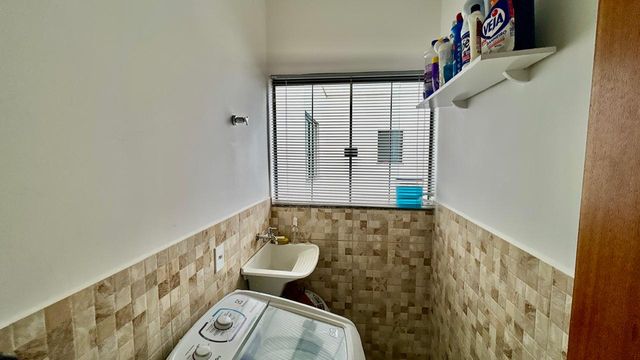 📸 DESCRIÇÃO PARA IMAGEM (inserir nas fotos do imóvel na plataforma Praedium):
Apartamento Garden à venda com 2 quartos no Vivendas da Serra – R$ 350.000
📍 Rua Domingos Tavares de Souza, 244 – Ap 102 – Vivendas da Serra – Juiz de Fora/MG
Souza e Albano Serviços Imobiliários
📞 (32) 99829-7059 | CNPJ: 53.373.878/0001-39
