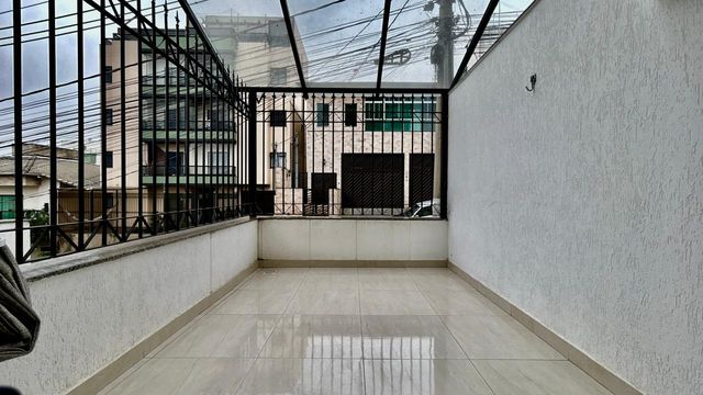 📸 DESCRIÇÃO PARA IMAGEM (inserir nas fotos do imóvel na plataforma Praedium):
Apartamento Garden à venda com 2 quartos no Vivendas da Serra – R$ 350.000
📍 Rua Domingos Tavares de Souza, 244 – Ap 102 – Vivendas da Serra – Juiz de Fora/MG
Souza e Albano Serviços Imobiliários
📞 (32) 99829-7059 | CNPJ: 53.373.878/0001-39