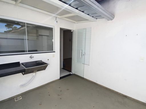 Casa à venda com 2 quartos no Borboleta – Juiz de Fora
📍 Neo Residencial – Bairro Borboleta – Juiz de Fora/MG
Souza e Albano Serviços Imobiliários
📞 (32) 99829-7059 | CNPJ: 53.373.878/0001-39