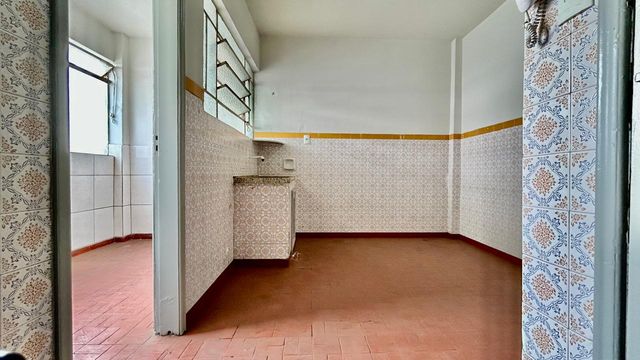 📸 **DESCRIÇÃO PARA IMAGEM (inserir nas fotos do imóvel na plataforma Praedium):**

Apartamento à venda com 2 quartos no Centro – R\$ 215.000
📍 Avenida Francisco Bernardino, 573 – Centro – Juiz de Fora/MG
Souza e Albano Serviços Imobiliários
📞 (32) 99829-7059 | CNPJ: 53.373.878/0001-39

---

\#souzaealbanoservicosimobiliarios #imobiliariasouzaealbano #apartamentoavenda #centrojuizdefora #apartamentoemjuizdefora
