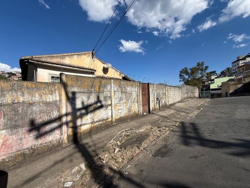 Casa comercial para locação no Teixeiras – 300m² – R$ 5.000
📍 Rua Custódio Furtado de Souza – Teixeiras – Juiz de Fora/MG
Souza e Albano Serviços Imobiliários
📞 (32) 99829-7059 
CNPJ: 53.373.878/0001-39
