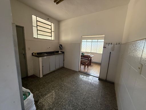 Casa comercial para locação no Teixeiras – 300m² – R$ 5.000
📍 Rua Custódio Furtado de Souza – Teixeiras – Juiz de Fora/MG
Souza e Albano Serviços Imobiliários
📞 (32) 99829-7059 
CNPJ: 53.373.878/0001-39