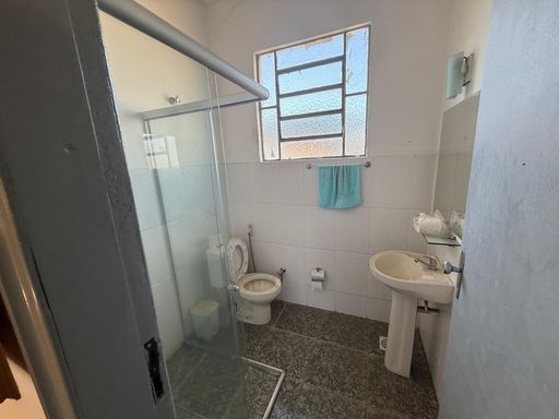 Casa comercial para locação no Teixeiras – 300m² – R$ 5.000
📍 Rua Custódio Furtado de Souza – Teixeiras – Juiz de Fora/MG
Souza e Albano Serviços Imobiliários
📞 (32) 99829-7059 
CNPJ: 53.373.878/0001-39