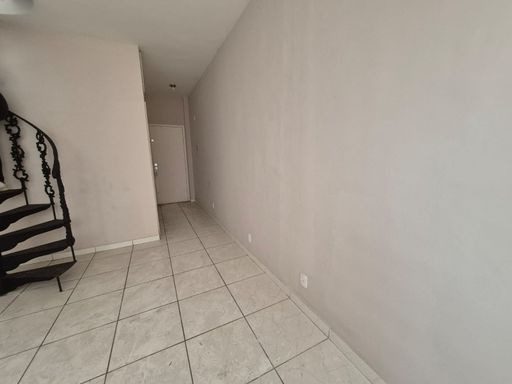 Apartamento duplex para venda – Centro – R$ 210.000,00
📍 Rua Espírito Santo, 589 – Centro – Juiz de Fora/MG
Souza e Albano Serviços Imobiliários
📞 (32) 99829-7059 | CNPJ: 53.373.878/0001-39