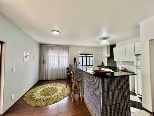 Casa de alto padrão à venda com 5 quartos no Condomínio São Lucas – R$ 1.030.000
📍 Rua Wolfgang Amadeus Mozart (Lot. São Lucas I), São Pedro – Juiz de Fora/MG
Souza e Albano Serviços Imobiliários
📞 (32) 99829-7059 | CNPJ: 53.373.878/0001-39