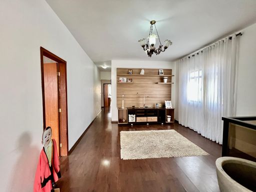 Casa de alto padrão à venda com 5 quartos no Condomínio São Lucas – R$ 1.030.000
📍 Rua Wolfgang Amadeus Mozart (Lot. São Lucas I), São Pedro – Juiz de Fora/MG
Souza e Albano Serviços Imobiliários
📞 (32) 99829-7059 | CNPJ: 53.373.878/0001-39