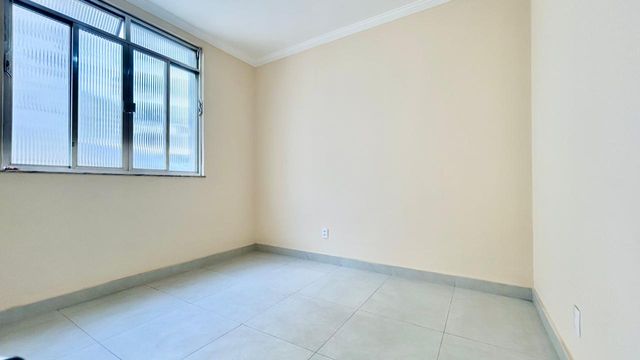 📸 DESCRIÇÃO PARA IMAGEM (Praedium):
Apartamento à venda com 1 quarto no Centro – R$ 180.000
📍 Rua Luiz Perry, 36 – Apto 202 – Centro – Juiz de Fora/MG
Souza e Albano Serviços Imobiliários
📞 (32) 99829-7059 | CNPJ: 53.373.878/0001-39

Hashtags:

#souzaealbanoservicosimobiliarios #imobiliariasouzaealbano #apartamentoavenda #centrojuizdefora #imoveisemjuizdefora
