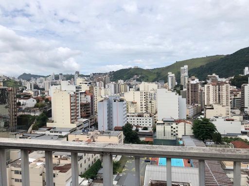 Cobertura à venda – 4 quartos – Centro – R$ 690.000
📍 Av. Rio Branco, 3.151 – Centro – Juiz de Fora/MG
Souza e Albano Serviços Imobiliários
📞 (32) 99829-7059 | CNPJ: 53.373.878/0001-39
