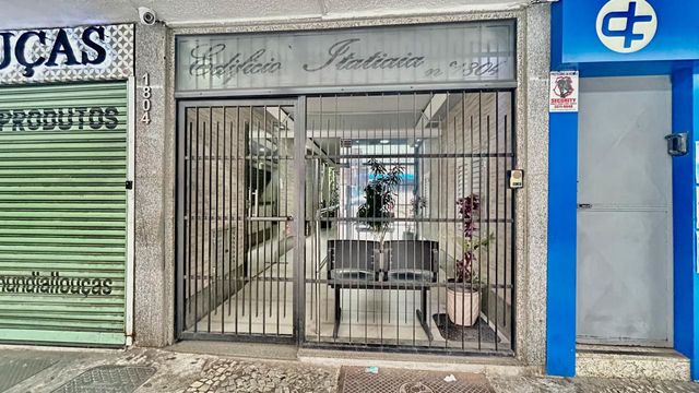 📸 DESCRIÇÃO PARA IMAGEM (Praedium):
Apartamento Garden à venda com 2 quartos no Centro – R$ 240.000
📍 Av. Barão do Rio Branco, 1804 – Centro – Juiz de Fora/MG
Souza e Albano Serviços Imobiliários
📞 (32) 99829-7059 | CNPJ: 53.373.878/0001-39

🏷️ Hashtags:
#souzaealbanoservicosimobiliarios #imobiliariasouzaealbano #apartamentoavenda #centrodejuizdefora #apartamentogarden