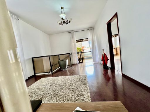 Casa de alto padrão à venda com 5 quartos no Condomínio São Lucas – R$ 1.030.000
📍 Rua Wolfgang Amadeus Mozart (Lot. São Lucas I), São Pedro – Juiz de Fora/MG
Souza e Albano Serviços Imobiliários
📞 (32) 99829-7059 | CNPJ: 53.373.878/0001-39
