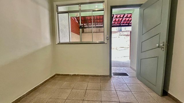 📸 DESCRIÇÃO PARA IMAGEM (inserir nas fotos do imóvel na plataforma Praedium):

Casa à venda com 2 quartos na Vila Furtado de Menezes – R$ 199.000
📍 Rua Azevedo Neto Vila Furtado de Menezes – Juiz de Fora/MG
Souza e Albano Serviços Imobiliários
📞 (32) 99829-7059 | CNPJ: 53.373.878/0001-39

🔎 Hashtags:

#souzaealbanoservicosimobiliarios
#imobiliariasouzaealbano
#casaavendaemjuizdefora
#vilafurtadodemenezes
#casaavenda