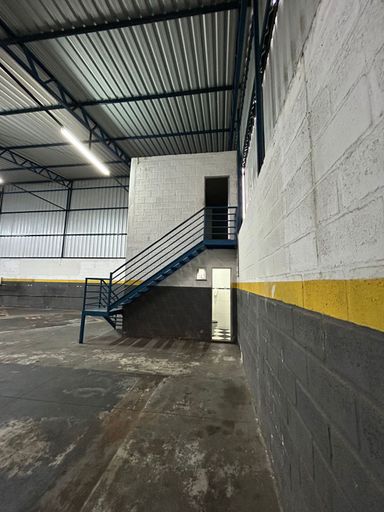 📸 DESCRIÇÃO PARA IMAGEM (inserir nas fotos do imóvel – Plataforma Praedium)

Galpão Comercial para Locação – Nova Era – R$ 4.000,00
📐 300 m² | Pé-direito 7 m | Acesso para caminhões
📍 Rua General Almerindo da Silva Gomes, 318 – Nova Era – Juiz de Fora/MG
Souza e Albano Serviços Imobiliários
📞 (32) 99829-7059 | CNPJ: 53.373.878/0001-39