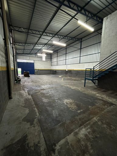 📸 DESCRIÇÃO PARA IMAGEM (inserir nas fotos do imóvel – Plataforma Praedium)

Galpão Comercial para Locação – Nova Era – R$ 4.000,00
📐 300 m² | Pé-direito 7 m | Acesso para caminhões
📍 Rua General Almerindo da Silva Gomes, 318 – Nova Era – Juiz de Fora/MG
Souza e Albano Serviços Imobiliários
📞 (32) 99829-7059 | CNPJ: 53.373.878/0001-39