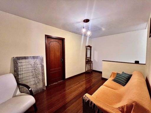 Casa à venda com 4 quartos no Bonfim – Permuta por até dois imóveis
📍 Rua Barão do Retiro, 800 – Bonfim – Juiz de Fora/MGSouza e Albano Serviços Imobiliários📞 (32) 99829-7059 | CNPJ: 53.373.878/0001-39

#souzaealbanoservicosimobiliarios #imobiliariasouzaealbano #casaavenda #bonfimjf #imoveisjuizdefora