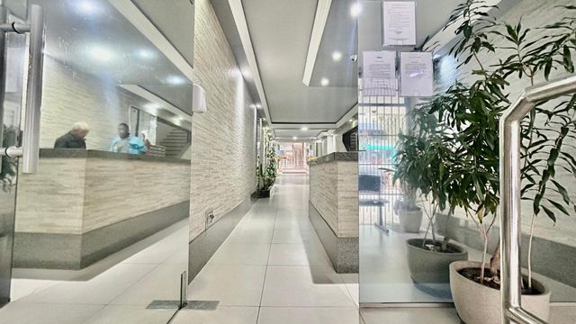 📸 DESCRIÇÃO PARA IMAGEM (Praedium):
Apartamento Garden à venda com 2 quartos no Centro – R$ 240.000
📍 Av. Barão do Rio Branco, 1804 – Centro – Juiz de Fora/MG
Souza e Albano Serviços Imobiliários
📞 (32) 99829-7059 | CNPJ: 53.373.878/0001-39

🏷️ Hashtags:
#souzaealbanoservicosimobiliarios #imobiliariasouzaealbano #apartamentoavenda #centrodejuizdefora #apartamentogarden