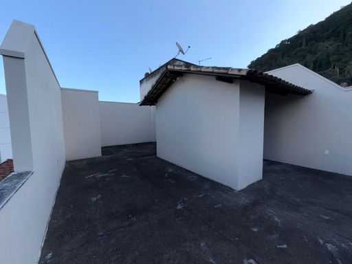Cobertura para locação com 2 quartos no Paineiras – R$ 2.300/mês
📍 Rua Humaitá, 60 – Paineiras – Juiz de Fora/MG
Souza e Albano Serviços Imobiliários
📞 (32) 99829-7059 | CNPJ: 53.373.878/0001-39