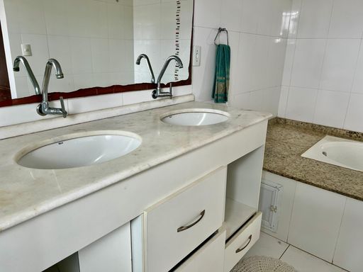 Casa de alto padrão à venda com 5 quartos no Condomínio São Lucas – R$ 1.030.000
📍 Rua Wolfgang Amadeus Mozart (Lot. São Lucas I), São Pedro – Juiz de Fora/MG
Souza e Albano Serviços Imobiliários
📞 (32) 99829-7059 | CNPJ: 53.373.878/0001-39