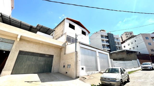 📸 DESCRIÇÃO PARA IMAGEM (inserir nas fotos do imóvel na plataforma Praedium):
Apartamento Garden à venda com 2 quartos no Vivendas da Serra – R$ 350.000
📍 Rua Domingos Tavares de Souza, 244 – Ap 102 – Vivendas da Serra – Juiz de Fora/MG
Souza e Albano Serviços Imobiliários
📞 (32) 99829-7059 | CNPJ: 53.373.878/0001-39