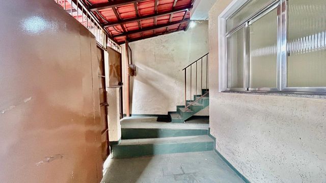 📸 DESCRIÇÃO PARA IMAGEM (inserir nas fotos do imóvel na plataforma Praedium):

Casa à venda com 2 quartos na Vila Furtado de Menezes – R$ 199.000
📍 Rua Azevedo Neto Vila Furtado de Menezes – Juiz de Fora/MG
Souza e Albano Serviços Imobiliários
📞 (32) 99829-7059 | CNPJ: 53.373.878/0001-39

🔎 Hashtags:

#souzaealbanoservicosimobiliarios
#imobiliariasouzaealbano
#casaavendaemjuizdefora
#vilafurtadodemenezes
#casaavenda