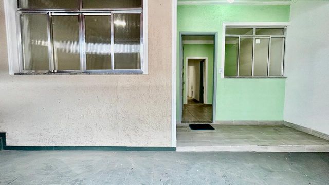 📸 DESCRIÇÃO PARA IMAGEM (inserir nas fotos do imóvel na plataforma Praedium):

Casa à venda com 2 quartos na Vila Furtado de Menezes – R$ 199.000
📍 Rua Azevedo Neto Vila Furtado de Menezes – Juiz de Fora/MG
Souza e Albano Serviços Imobiliários
📞 (32) 99829-7059 | CNPJ: 53.373.878/0001-39

🔎 Hashtags:

#souzaealbanoservicosimobiliarios
#imobiliariasouzaealbano
#casaavendaemjuizdefora
#vilafurtadodemenezes
#casaavenda