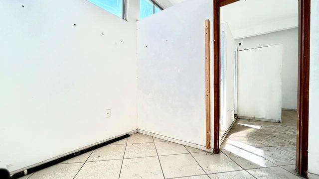 📸 DESCRIÇÃO PARA IMAGEM (inserir nas fotos do imóvel na plataforma Praedium):
Apartamento Garden à venda com 2 quartos no Vivendas da Serra – R$ 350.000
📍 Rua Domingos Tavares de Souza, 244 – Ap 102 – Vivendas da Serra – Juiz de Fora/MG
Souza e Albano Serviços Imobiliários
📞 (32) 99829-7059 | CNPJ: 53.373.878/0001-39