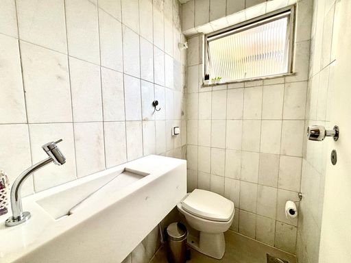 Apartamento à venda com 3 quartos (1 suíte) no São Mateus – R$ 895.000,00
📍 Rua São Mateus – São Mateus – Juiz de Fora/MG
Souza e Albano Serviços Imobiliários
📞 (32) 99829-7059 | CNPJ: 53.373.878/0001-39