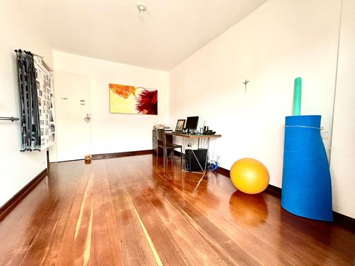 Apartamento à venda com 3 quartos (1 suíte) no São Mateus – R$ 895.000,00
📍 Rua São Mateus – São Mateus – Juiz de Fora/MG
Souza e Albano Serviços Imobiliários
📞 (32) 99829-7059 | CNPJ: 53.373.878/0001-39