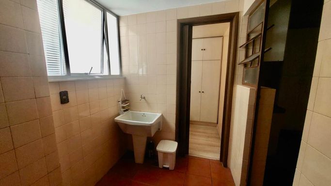 Apartamento à venda com 2 quartos no Centro – R$ 420.000
📍 Rua Santo Antônio, 979/707 – Centro – Juiz de Fora/MG
Souza e Albano Serviços Imobiliários
📞 (32) 99829-7059 | CNPJ: 53.373.878/0001-39
