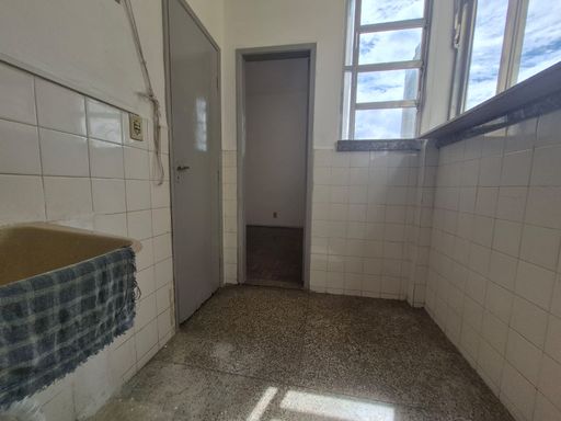 Apartamento para locação com 1 quarto + dependência – Santa Helena – R$ 800,00
📍 Avenida Luís Perry, 26 – Santa Helena – Juiz de Fora/MG
Souza e Albano Serviços Imobiliários
CNPJ: 53.373.878/0001-39