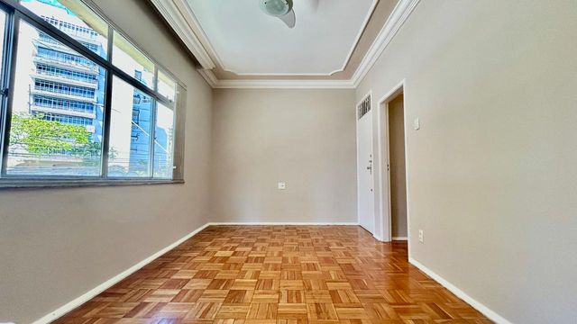 DESCRIÇÃO PARA IMAGEM (inserir nas fotos do anúncio na plataforma Praedium):
Apartamento à venda com 3 quartos e 3 vagas em São Mateus – R$ 550.000
📍 Avenida Presidente Itamar Franco, 1580 – São Mateus – Juiz de Fora/MG
Souza e Albano Serviços Imobiliários
📞 (32) 99829-7059 | CNPJ: 53.373.878/0001-39

🔖 Hashtags:

#souzaealbanoservicosimobiliarios #imobiliariasouzaealbano #apartamentoavenda #saomateusjf #imoveisjuizdefora