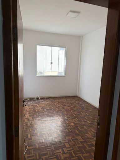 Apartamento para locação com 2 quartos no Centro – R$ 650,00
📍 Rua Santo Antônio, 637 – Centro – Juiz de Fora/MG
Souza e Albano Serviços Imobiliários
📞 (32) 99829-7059 | CNPJ: 53.373.878/0001-39