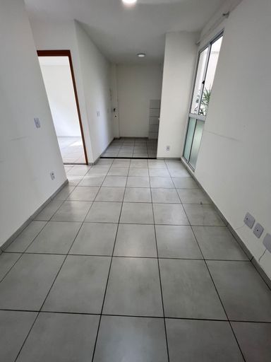 Apartamento de 2 quartos, sala e cozinha integradas em estilo americano, com infraestrutura de lazer completa e segurança 24 horas. Ideal para quem busca praticidade e conforto.