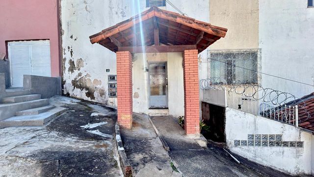 📸 DESCRIÇÃO PARA IMAGEM (Praedium):
Apartamento à venda com 2 quartos e terraço no Manoel Honório – R$ 185.000
📍 Rua João Lourenço, 40 – Manoel Honório – Juiz de Fora/MG
Souza e Albano Serviços Imobiliários
📞 (32) 99829-7059 | CNPJ: 53.373.878/0001-39

Hashtags:
#souzaealbanoservicosimobiliarios #imobiliariasouzaealbano #apartamentoavenda #manoelhonorio #imoveljuizdefora