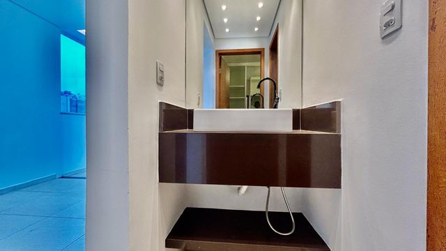 📸 **DESCRIÇÃO PARA IMAGEM **
Cobertura à venda com 3 quartos no São Pedro – R\$ 699.000
📍 Rua Honório Antônio da Silva, 140 – 6º andar – São Pedro – Juiz de Fora/MG
Souza e Albano Serviços Imobiliários
📞 (32) 99829-7059 | CNPJ: 53.373.878/0001-39

---

\#souzaealbanoservicosimobiliarios #imobiliariasouzaealbano #coberturaavenda #coberturasaopedro #imoveljuizdefora