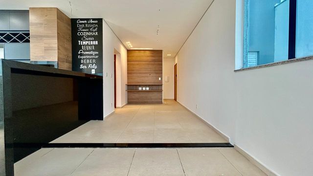 📸 **DESCRIÇÃO PARA IMAGEM **
Cobertura à venda com 3 quartos no São Pedro – R\$ 699.000
📍 Rua Honório Antônio da Silva, 140 – 6º andar – São Pedro – Juiz de Fora/MG
Souza e Albano Serviços Imobiliários
📞 (32) 99829-7059 | CNPJ: 53.373.878/0001-39

---

\#souzaealbanoservicosimobiliarios #imobiliariasouzaealbano #coberturaavenda #coberturasaopedro #imoveljuizdefora