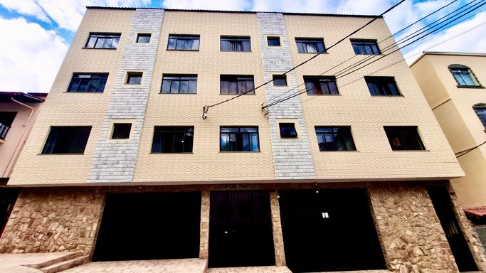 Apartamento à venda com 2 quartos no Granbery – R$ 289.000
📍 Rua Ambrósio Braga, 168 – Granbery – Juiz de Fora/MG
Souza e Albano Serviços Imobiliários
📞 (32) 99829-7059 | CNPJ: 53.373.878/0001-39