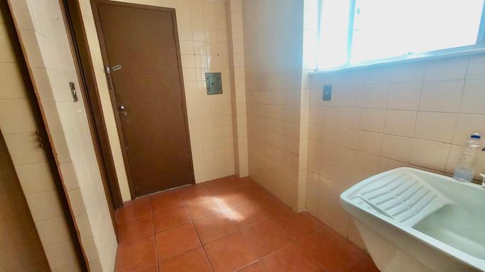 Apartamento à venda com 2 quartos no Centro – R$ 420.000
📍 Rua Santo Antônio, 979/707 – Centro – Juiz de Fora/MG
Souza e Albano Serviços Imobiliários
📞 (32) 99829-7059 | CNPJ: 53.373.878/0001-39
