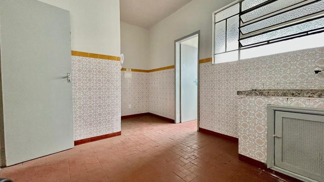 📸 **DESCRIÇÃO PARA IMAGEM (inserir nas fotos do imóvel na plataforma Praedium):**

Apartamento à venda com 2 quartos no Centro – R\$ 215.000
📍 Avenida Francisco Bernardino, 573 – Centro – Juiz de Fora/MG
Souza e Albano Serviços Imobiliários
📞 (32) 99829-7059 | CNPJ: 53.373.878/0001-39

---

\#souzaealbanoservicosimobiliarios #imobiliariasouzaealbano #apartamentoavenda #centrojuizdefora #apartamentoemjuizdefora
