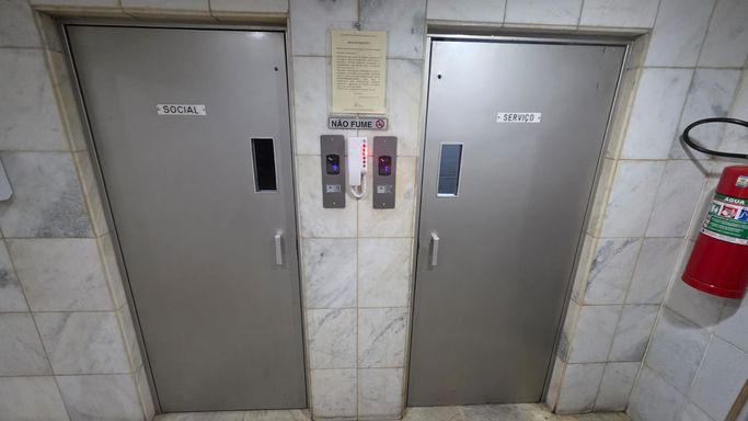 Apartamento à venda com 3 quartos (1 suíte) no Centro – Juiz de Fora/MG – 97 m²
📍 Rua Constantino Paleta, 60 – Centro – Juiz de Fora/MG
Souza e Albano Serviços Imobiliários
📞 (32) 99829-7059 | CNPJ: 53.373.878/0001-39