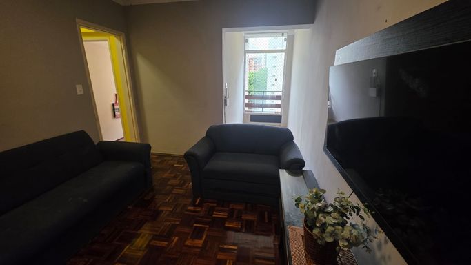 Apartamento à venda com 3 quartos (1 suíte) no Centro – Juiz de Fora/MG – 97 m²
📍 Rua Constantino Paleta, 60 – Centro – Juiz de Fora/MG
Souza e Albano Serviços Imobiliários
📞 (32) 99829-7059 | CNPJ: 53.373.878/0001-39