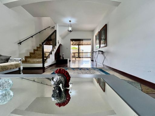 Casa de alto padrão à venda com 5 quartos no Condomínio São Lucas – R$ 1.030.000
📍 Rua Wolfgang Amadeus Mozart (Lot. São Lucas I), São Pedro – Juiz de Fora/MG
Souza e Albano Serviços Imobiliários
📞 (32) 99829-7059 | CNPJ: 53.373.878/0001-39