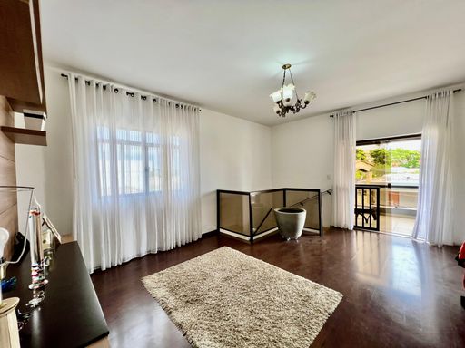 Casa de alto padrão à venda com 5 quartos no Condomínio São Lucas – R$ 1.030.000
📍 Rua Wolfgang Amadeus Mozart (Lot. São Lucas I), São Pedro – Juiz de Fora/MG
Souza e Albano Serviços Imobiliários
📞 (32) 99829-7059 | CNPJ: 53.373.878/0001-39