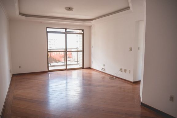Apartamento à venda com 3 quartos no Centro – R$ 899.000
📍 Rua Dr. Antônio Carlos, 297 – Centro – Juiz de Fora/MG
Souza e Albano Serviços Imobiliários
📞 (32) 99829-7059 | CNPJ: 53.373.878/0001-39
