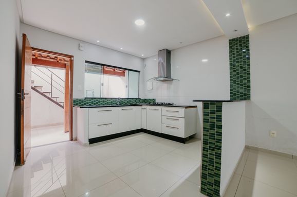 📸 **DESCRIÇÃO PARA IMAGEM (inserir nas fotos do imóvel na plataforma Praedium):**

Casa à venda com 3 quartos, suíte master e área gourmet no Bom Jardim – R\$ 469.000
📍 Rua Antonia Rodrigues Clemente, 230 – Bom Jardim – Juiz de Fora/MG
Souza e Albano Serviços Imobiliários
📞 (32) 99829-7059 | CNPJ: 53.373.878/0001-39

---

**Hashtags:**
\#souzaealbanoservicosimobiliarios #imobiliariasouzaealbano #casaavenda #casajuizdefora #bomjardim