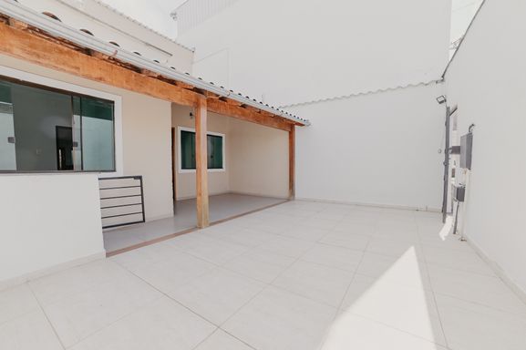 📸 **DESCRIÇÃO PARA IMAGEM (inserir nas fotos do imóvel na plataforma Praedium):**

Casa à venda com 3 quartos, suíte master e área gourmet no Bom Jardim – R\$ 469.000
📍 Rua Antonia Rodrigues Clemente, 230 – Bom Jardim – Juiz de Fora/MG
Souza e Albano Serviços Imobiliários
📞 (32) 99829-7059 | CNPJ: 53.373.878/0001-39

---

**Hashtags:**
\#souzaealbanoservicosimobiliarios #imobiliariasouzaealbano #casaavenda #casajuizdefora #bomjardim